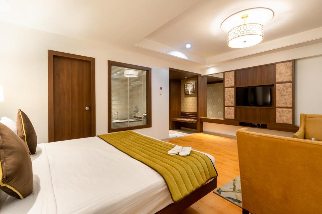 Freesia By Express Inn Pālghar Εξωτερικό φωτογραφία