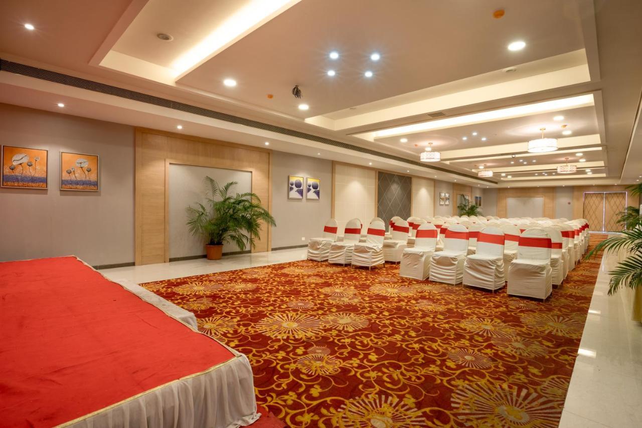 Freesia By Express Inn Pālghar Εξωτερικό φωτογραφία