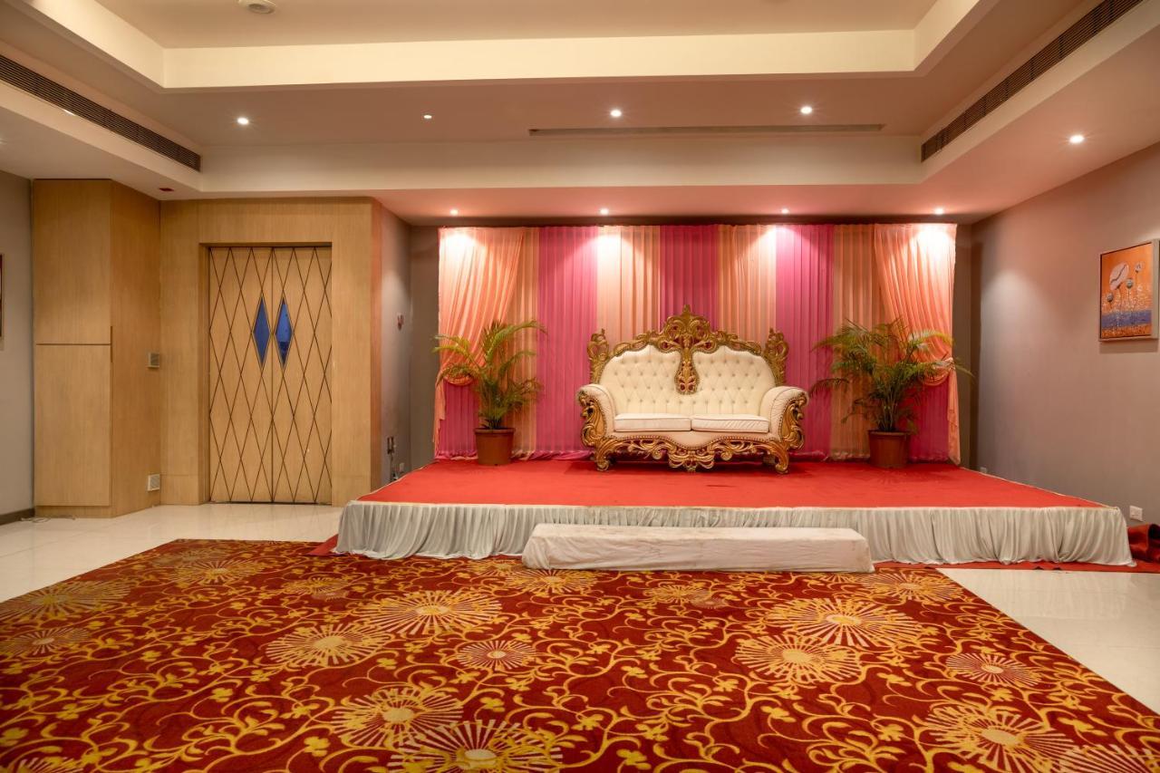 Freesia By Express Inn Pālghar Εξωτερικό φωτογραφία