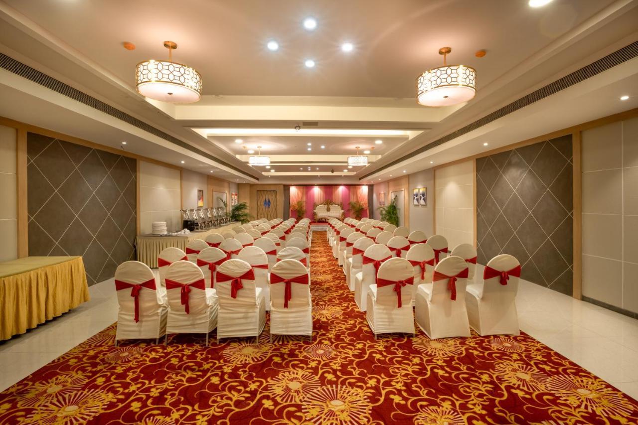 Freesia By Express Inn Pālghar Εξωτερικό φωτογραφία